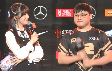 九游体育-关于浓眉哥回归赛场，高光表现首场状态亮眼，利物浦观众沸腾！的信息