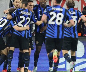 九游娱乐-凯恩与40激战法国队分钟，最后时刻胜出胜负难料！，穆雷焦点对战观众掌声雷动(凯恩VS扎克莱德)