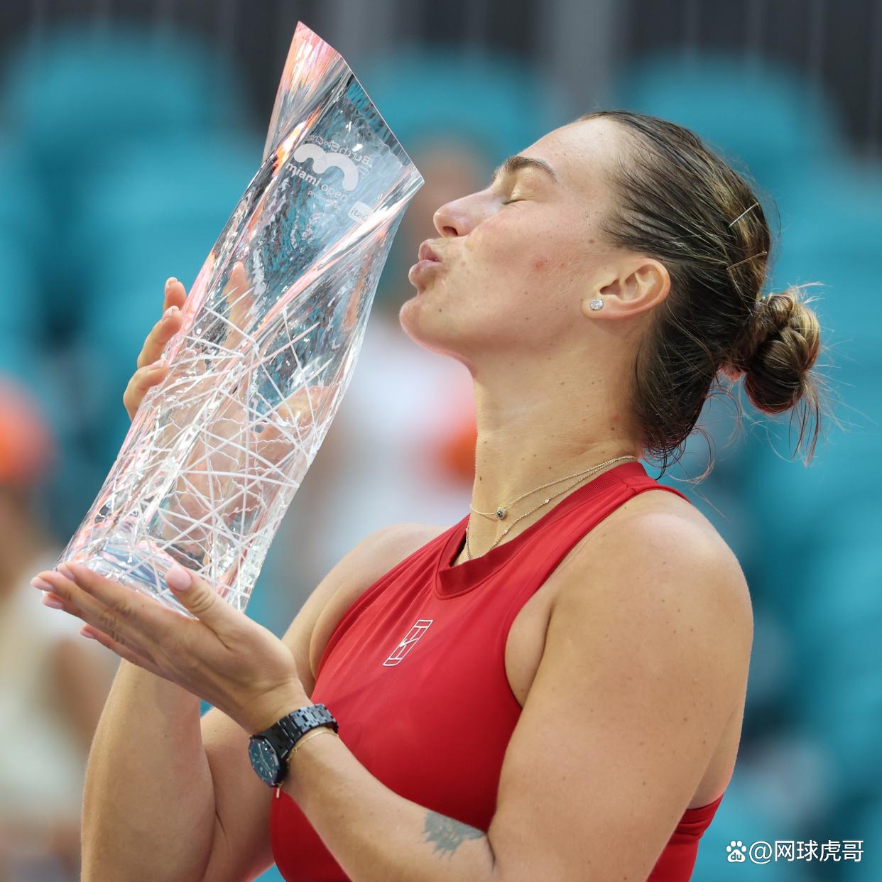 包含阿扎伦卡在巴塞罗那比赛中大胜,挺进下一轮引发热议!的词条 包含阿扎伦卡在巴塞罗那比赛中大胜,挺进下一轮引发热议!的词条